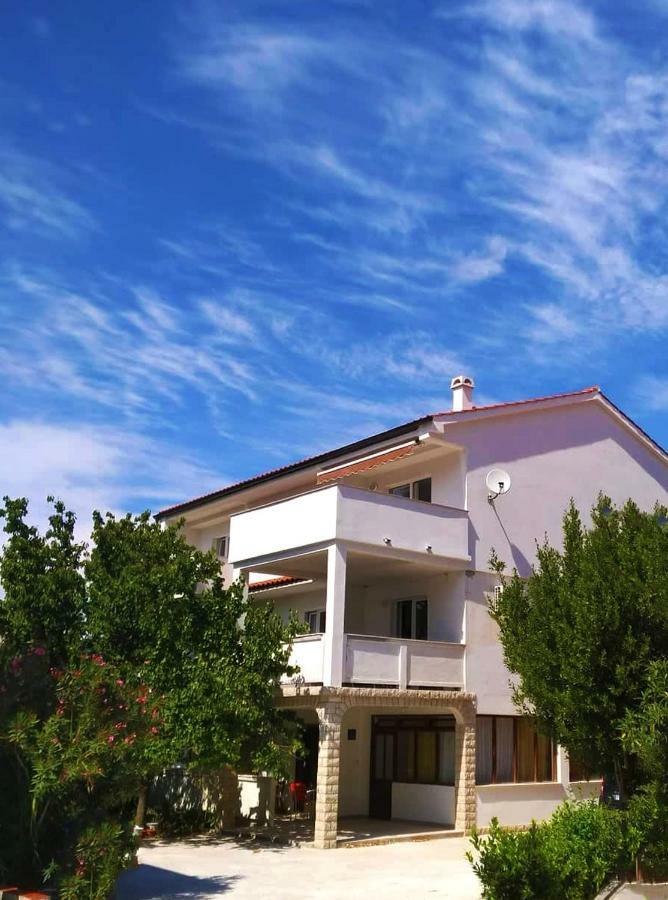 Rab Apartments Aurora Раб Екстер'єр фото